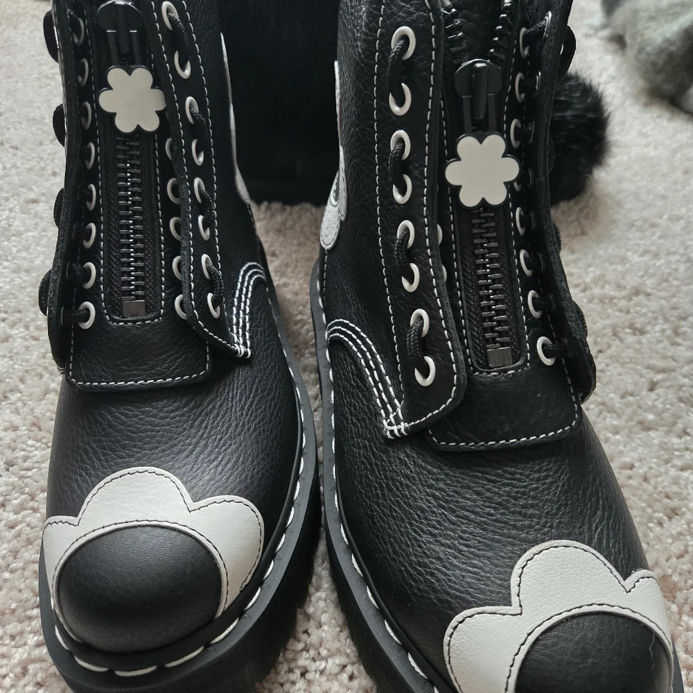 Dr Marten Sinclair Pisa Flower Boots. Never Worn. Womens Size 8 - Picture 5 of 5